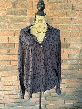 Rails Black and Gray Animal-Print Button-Up Shirt Size Large
